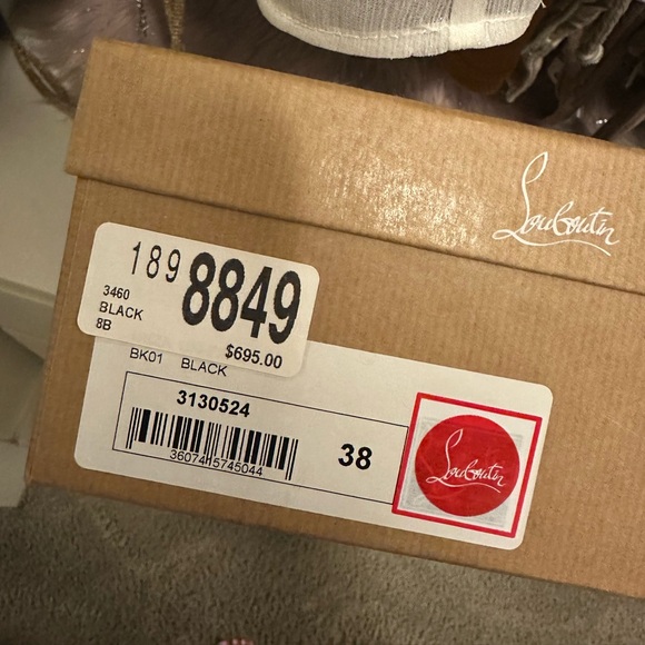 Christian Louboutin Iriza 100 mm Pumps Patent Calf
Black size 38 - Picture 7 of 7